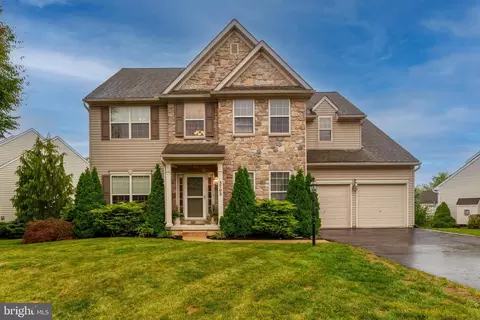 3703 Bedfordshire Dr, York, PA 17402