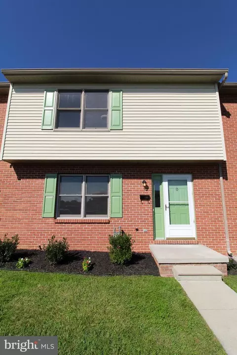 34 Orchard St, Hanover, PA 17331