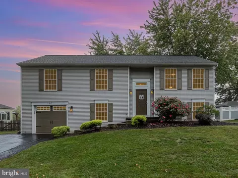 107 Catherine Ct, Lewisberry, PA 17339