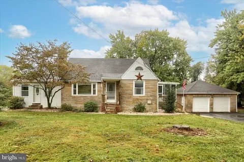 428 Valley Rd, Etters, PA 17319