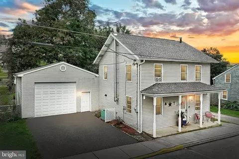 36 Cherry St, Seven Valleys, PA 17360