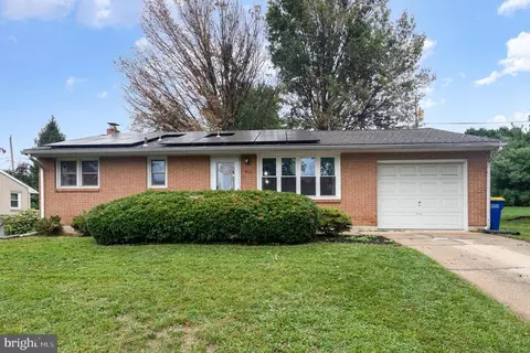 1913 White St, York, PA 17404