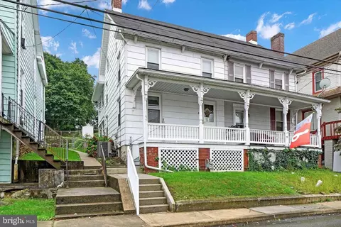 53 W Main St, Windsor, PA 17366