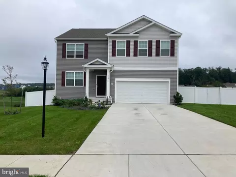 127 Knobby Hook Dr, Hanover, PA 17331