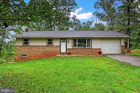 6075 Timberlyn Dr, Dover, PA 17315