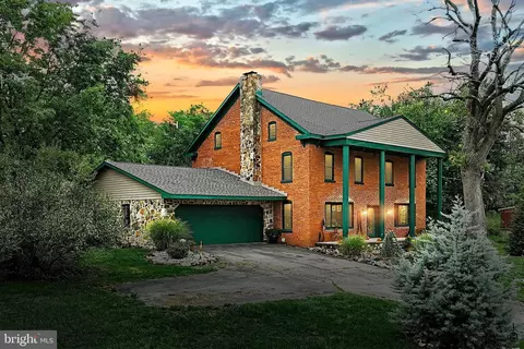 1155 Roth Church Rd, Spring Grove, PA 17362
