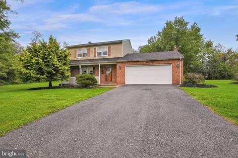 3180 W Canal Rd, Dover, PA 17315