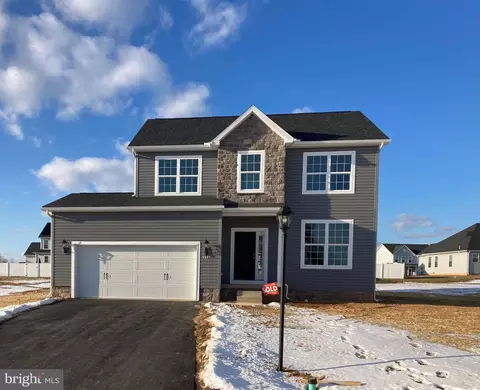 113 Stonewicke Dr #95, Hanover, PA 17331