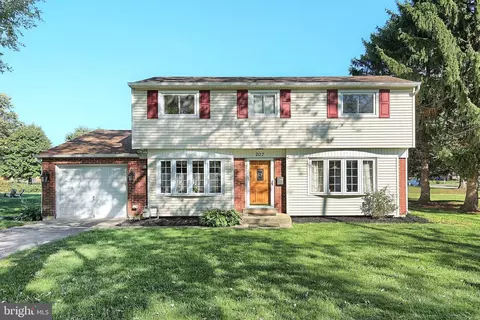 207 Heistand Rd, York, PA 17402