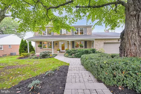 129 Shelbourne Dr, York, PA 17403