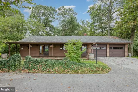 7641 Taylor Ln, Felton, PA 17322