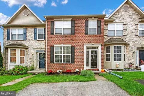 79 Sara Ln, Hanover, PA 17331