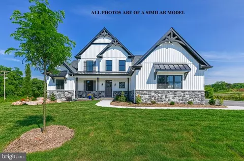 786 Oxford Dr, York, PA 17406