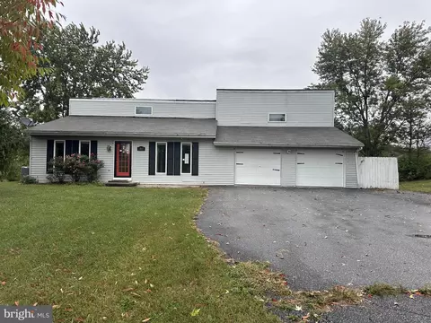 5865 N Salem Church Rd, Dover, PA 17315