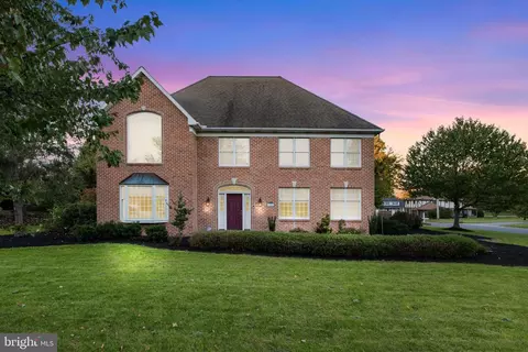 1001 Wetherburn Dr, York, PA 17404