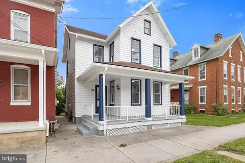 320 High St, Hanover, PA 17331