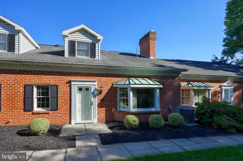 2006 Wyntre Brooke Dr, York, PA 17403