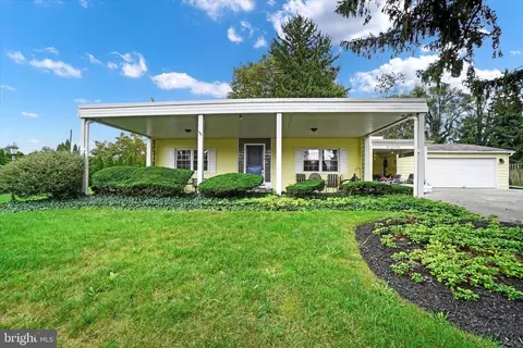 494 Hillcrest Rd, York, PA 17403