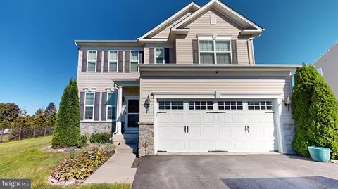 2278 Water Garden Dr, Hanover, PA 17331