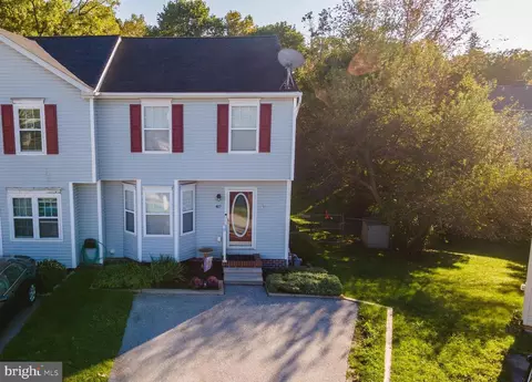 417 Debbie Ct, Hanover, PA 17331