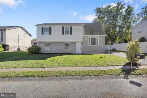 906 Marbrook Ln, York, PA 17404