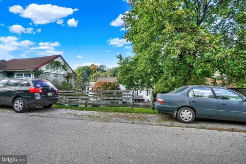 61 E Main St, Windsor, PA 17366 photo 8