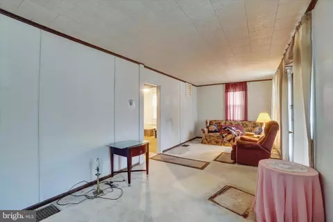 61 E Main St, Windsor, PA 17366 photo 12