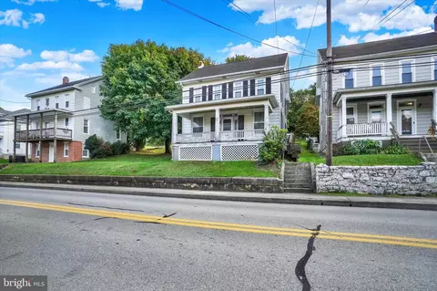 61 E Main St, Windsor, PA 17366 photo 9