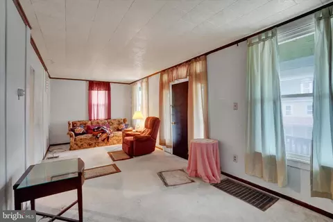 61 E Main St, Windsor, PA 17366 photo 10