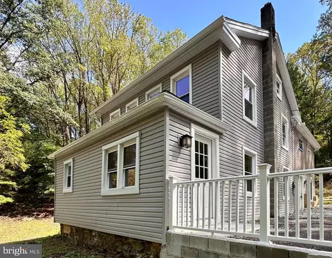 1580 Pines Rd, Etters, PA 17319