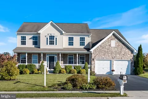 2178 Reservoir Heights Dr, Hanover, PA 17331