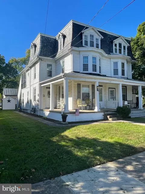 3152 N George St, Emigsville, PA 17318