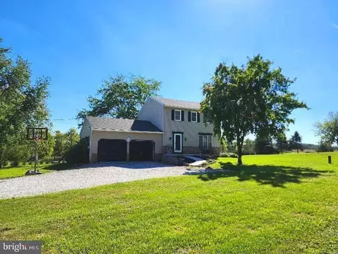 6353 Pine Rd, Thomasville, PA 17364