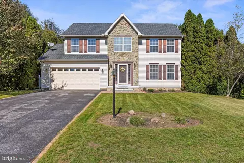 733 Aslan Ct, York, PA 17404