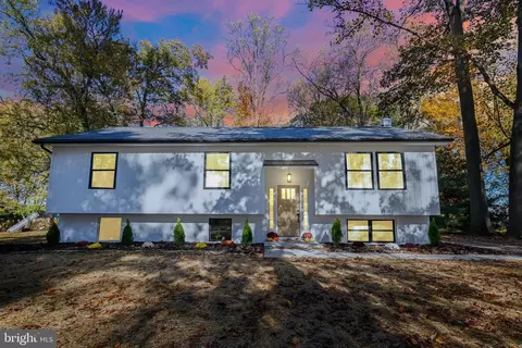16 Poplar Dr, Delta, PA 17314