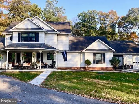 13087 Cross Roads Ave, Felton, PA 17322