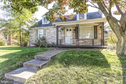 171 S 4th St, Mount Wolf, PA 17347