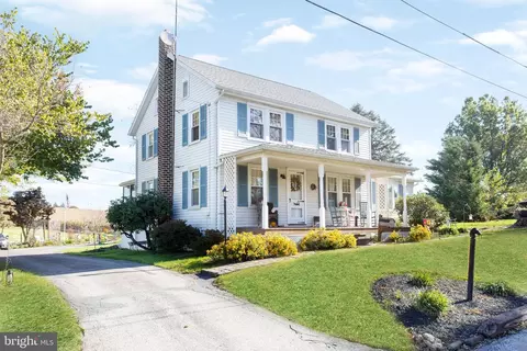 5555 Thoman Dr, Spring Grove, PA 17362