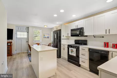 105 E Main St, Windsor, PA 17366 photo 7