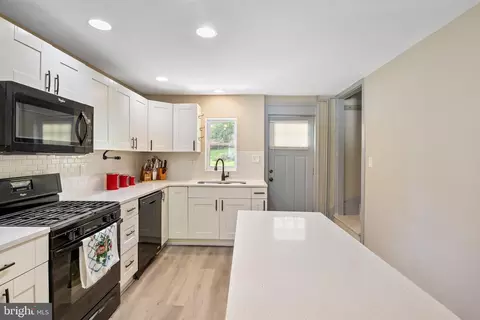 105 E Main St, Windsor, PA 17366 photo 9