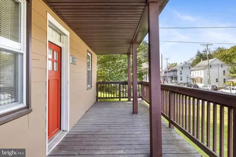 105 E Main St, Windsor, PA 17366 photo 4