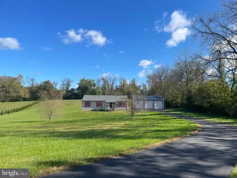 225 Garvine Mill Rd, Fawn Grove, PA 17321