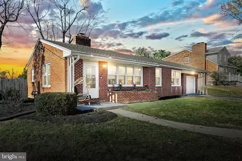 2286 Pleasant View Dr, York, PA 17406
