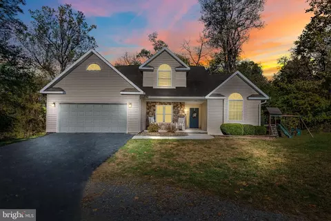 313 Pleasantview Rd, New Cumberland, PA 17070