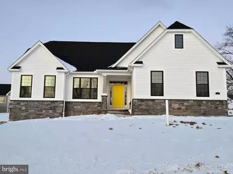 104 Onyx Dr #40, Hanover, PA 17331
