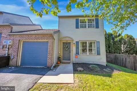 3154 Sunshine Dr #88B, Dover, PA 17315