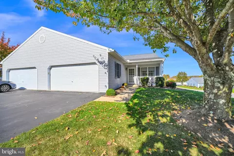 4056 Woodspring Ln, York, PA 17402