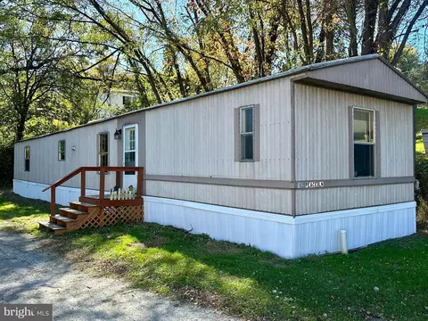 102 Peace Ln, York, PA 17406