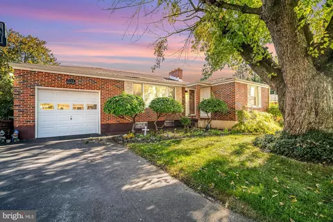 2755 Clearbrook Blvd, York, PA 17406