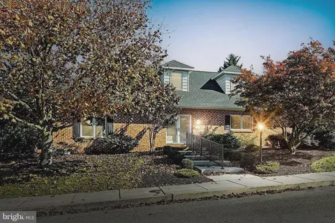 915 Mccosh St, Hanover, PA 17331